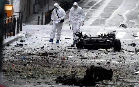 Eκρηξη αυτοκινήτου-βόμβα έξω από την Τράπεζα της Ελλάδας