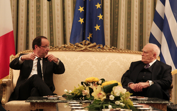 Η Ελλάδα δεν αντέχει άλλα μέτρα», είπε ο Πρόεδρος της Δημοκρατίας, Κάρολος Παπούλιας, στον Φρανσουά Ολάντ