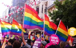 Τουρκία: Κοσμοσυρροή σε διαδήλωση υπέρ ομοφυλοφίλων