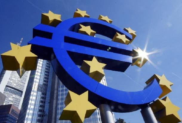 Διαψεύδει δημοσίευμα περί σεναρίων εξόδου της Ελλάδας από την Ευρωζώνη η Κομισιόν