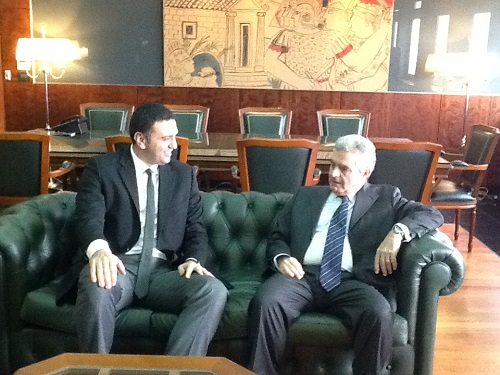 Τη Δευτέρα το απόγευμα πραγματοποιήθηκε συνάντηση του πολιτευτή της Ν.Δ. Γ.Βακόνδιου με τον υπουργό Δημόσιας Τάξης κ.Β.Κικίλια