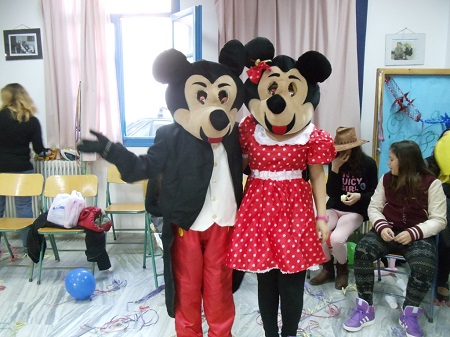 Μια πολύ όμορφη αποκριάτικη γιορτή για τα παιδιά πραγματοποίησε και φέτος ο Δήμος Αντιπάρου