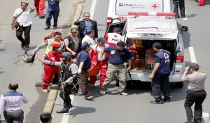 Τρόμος στην Ινδονησία - Βομβιστές αυτοκτονίας σκόρπισαν το θάνατο