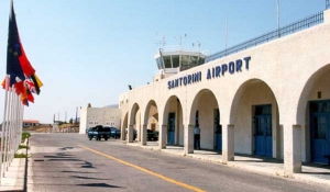 Συνελήφθησαν στο αεροδρόμιο της Θήρας (12) αλλοδαποί