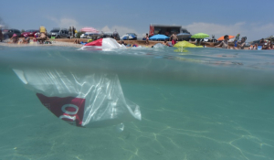 Σε επίπεδα ρεκόρ η πλαστική ρύπανση στη Μεσόγειο