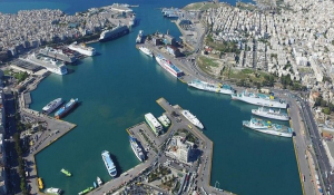 Θαλάσσια ρύπανση στο λιμάνι του Πειραιά