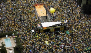 Λαοθάλασσα στη Βραζιλία με αίτημα την αποπομπή Ρουσέφ