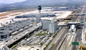 Παρατείνεται έως τέλος Μαΐου η υποχρεωτική καραντίνα 14 ημερών όλων των επιβατών που εισέρχονται στην Ελλάδα.