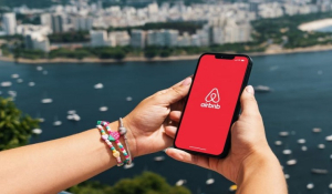 Στην «τσιμπίδα» της Εφορίας έσοδα από Airbnb – Νέο νομοσχέδιο, τσουχτερά πρόστιμα