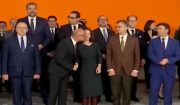Παρολίγον διπλωματικό επεισόδιο μεταξύ Κροατίας – Γερμανίας λόγω...φιλιού (Βίντεο)