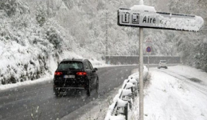 Σφοδρές χιονοπτώσεις σαρώνουν τη Γαλλία