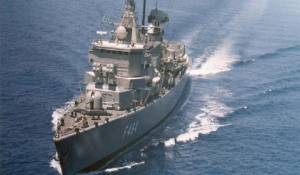 Η φρεγάτα «Κανάρης» του Πολεμικού Ναυτικού προσάραξε στα αβαθή κοντά στην Ψυττάλεια