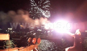Θεαματικό Κουρσάρικο δρώμενο, πυροτεχνήματα και μεγάλο παραδοσιακό πανηγύρι στα Εννιάμερα της Παναγίας στη Νάουσα Πάρου! (Βίντεο)