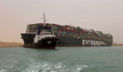 Η Τουρκία προσφέρθηκε να βοηθήσει την Αίγυπτο στην αποκόλληση του πλοίου από τη Διώρυγα του Σουέζ - Πού αποσκοπεί