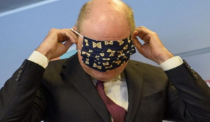 Σάλος με τον αντιπρόεδρο του Βελγίου που δεν μπορούσε να φορέσει σωστά τη μάσκα