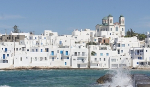 Φανατικά Πάρο, μετά τη Μύκονο «ψηφίζουν» οι Έλληνες τουρίστες για το καλοκαίρι του 2017!