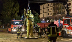 Σάλος στη Γερμανία: Εστησαν χρυσό άγαλμα του Ερντογάν ύψους 4 μέτρων