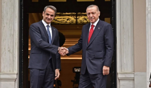Ξένα ΜΜΕ για επίσκεψη Ερντογάν στην Αθήνα: Νέα σελίδα στις σχέσεις Eλλάδας και Τουρκίας