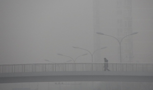 Εντυπωσιακές φωτογραφίες από τη σημερινή «Airpocalypse» στο Πεκίνο
