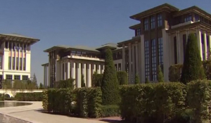Ο Τσίπρας στην Αγκυρα -Μέσα στο χρυσό παλάτι του Ερντογάν με τα 1.000 δωμάτια και την επική χλιδή