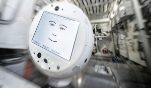 «Cimon»: Το ρομπότ που κρατά συντροφιά στους αστροναύτες -Νιώθει μέχρι και συναισθήματα