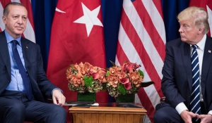 «Ράπισμα» Τραμπ σε Ερντογάν: Οι ΗΠΑ ανέστειλαν τις εκδόσεις βίζα για Τούρκους