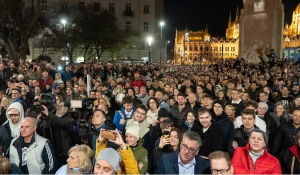 Ουγγαρία: Χιλιάδες πολίτες διαδήλωσαν κατά του πρωθυπουργού Βίκτορ Ορμπάν