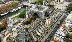 Η πραγματική έκταση της καταστροφής -Η Παναγία των Παρισίων καμένη, από ψηλά