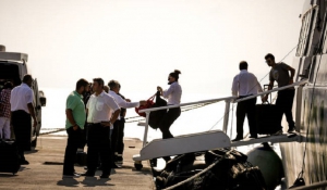 Στο λιμενοβραχίονα της Ραφήνας προσέκρουσε το FLYING CAT 4 με 215 επιβάτες