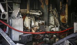 Πυρκαγιά στο Περιστέρι: Εικόνες ολικής καταστροφής στην αποθήκη
